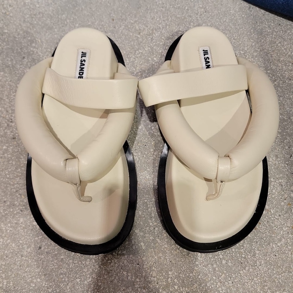 Jil Sander Padded Thong Sandals Size 8.5 like new.